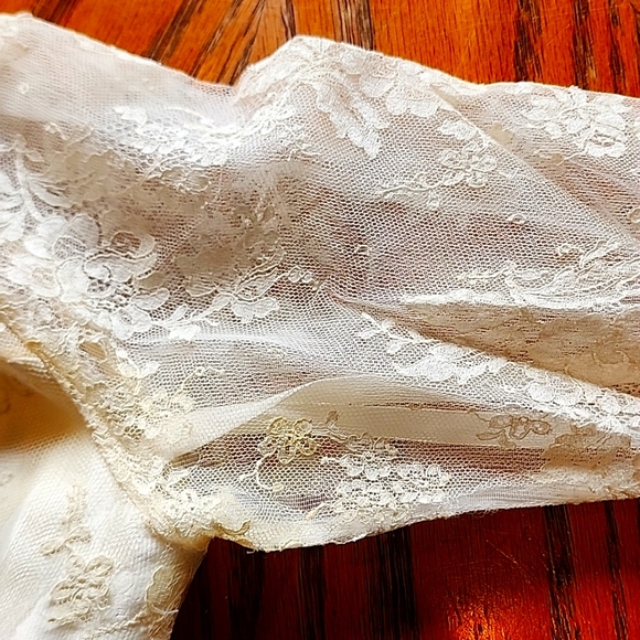 Saks Fifth Avenue 1940s Era Wedding Dress. Liquid Satin - Picture 15 of 17